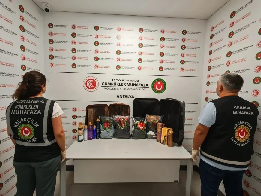 Ticaret Bakanlığı Gümrükler Muhafaza ekiplerinden Antalya Havalimanı’nda 70 milyon 955 bin TL’lik uyuşturucu operasyonu