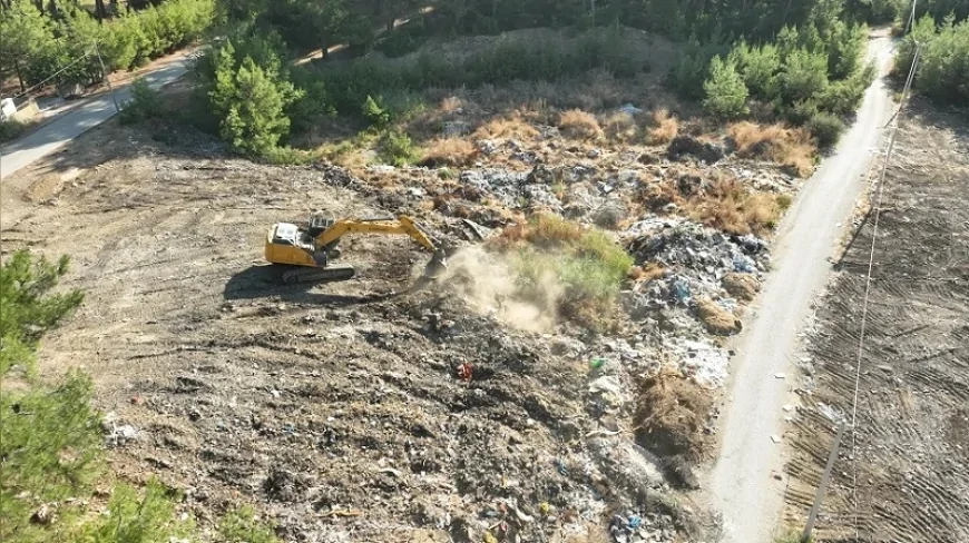 Menderes’te Ataköy Gölet ve Pirentepe’de yıllardır biriken çöp ve moloz yığınları temizlendi