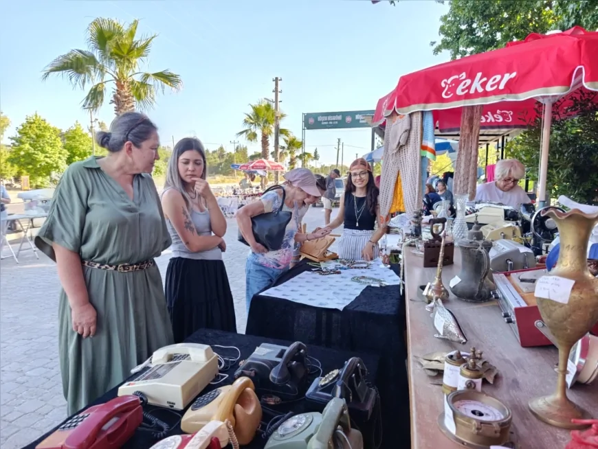 Marmaris Hisarönü’nde Antika Eşya ve İkinci El Pazarı Bir Haftalık Ertelemenin Ardından Kuruluyor