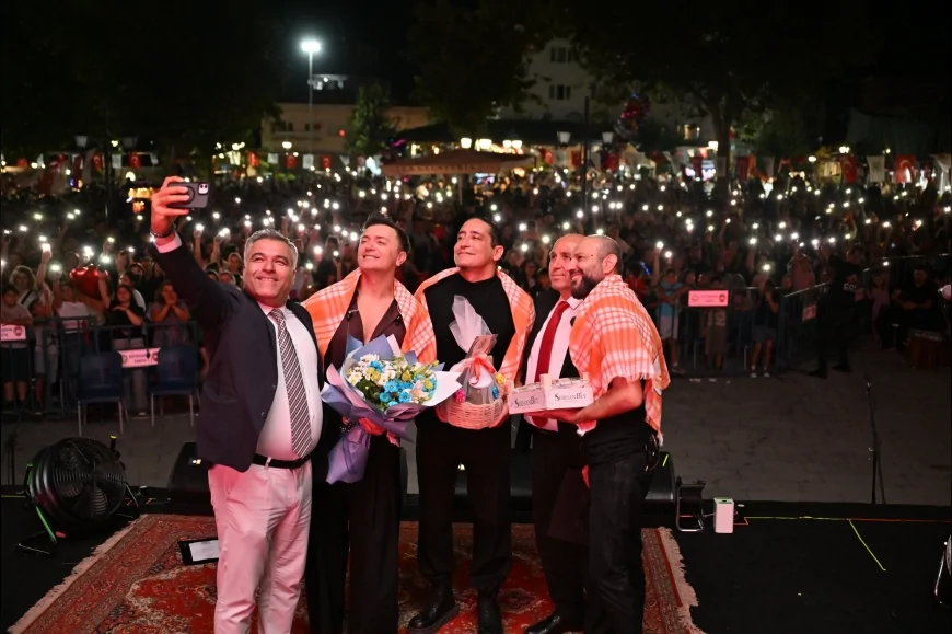 Sarıgöl’ün düşman işgalinden kurtuluşunun 104. yılında Zakkum konserine yoğun ilgi
