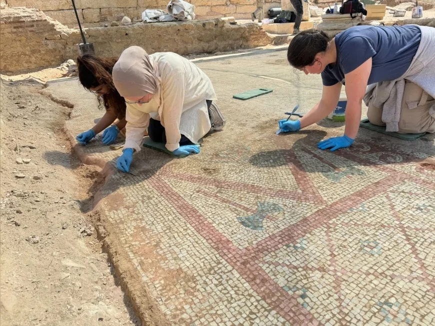 Kültür ve Turizm Bakanı Mehmet Nuri Ersoy: “Pompeiopolis’te 105 metrekarelik zemin mozaiklerini açığa çıkardık”