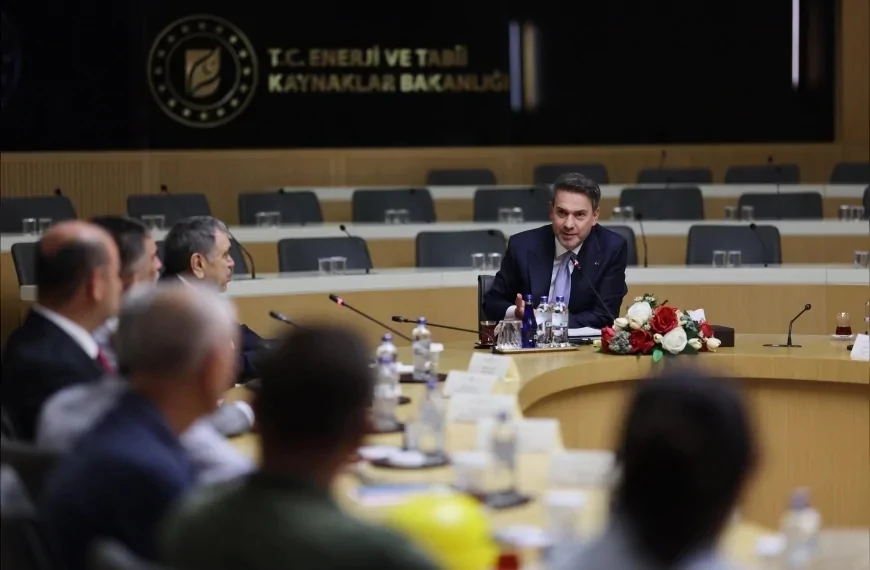 Enerji ve Tabii Kaynaklar Bakanı Alparslan Bayraktar: “İşçimizin alın teri ve hak ettiği ücreti alması en önemli mesele”