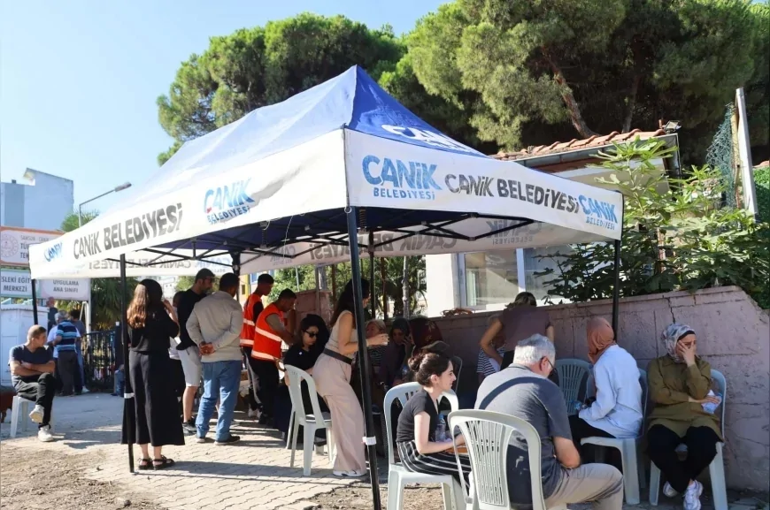 Canik Belediyesi KPSS adayları için sınav merkezlerinde bekleme ve ikram desteği sağladı