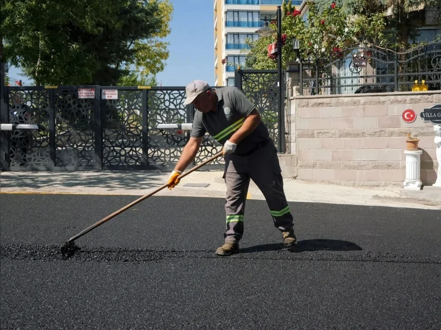 Etimesgut’ta İstasyon, Kazım Karabekir ve Bağlıca mahallelerinde kaldırım ve asfalt çalışmaları sürüyor