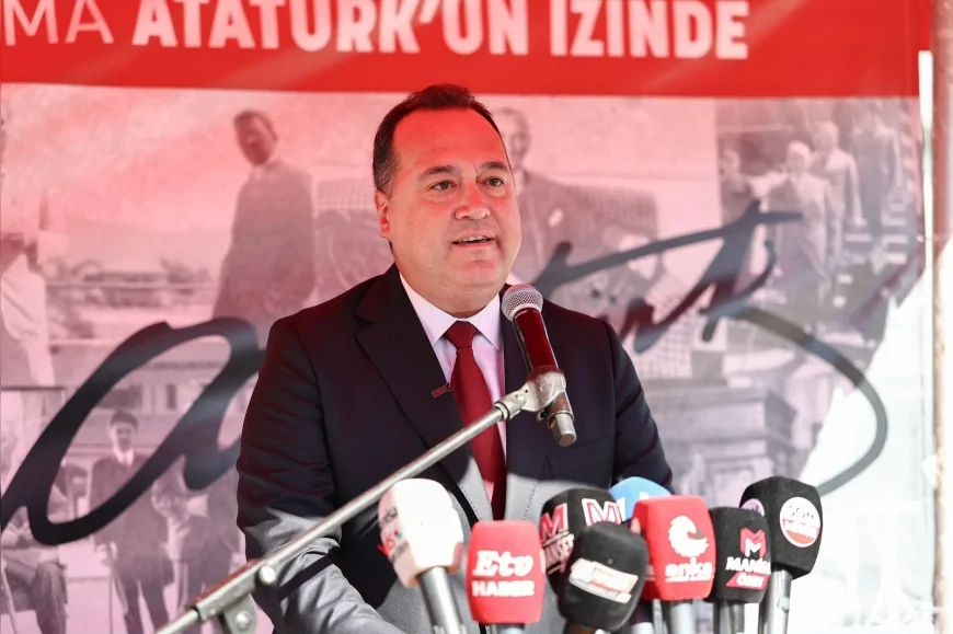 Manisa’nın Kurtuluşunun 104’üncü Yılı Cumhuriyet Meydanı’nda Törenle Kutlandı