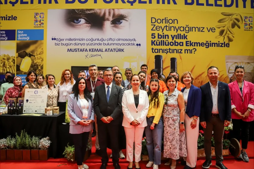 Eskişehir Büyükşehir Belediyesi standı Tarım Fuarı’nda yerel üretim ve üretici destekleriyle yoğun ilgi gördü