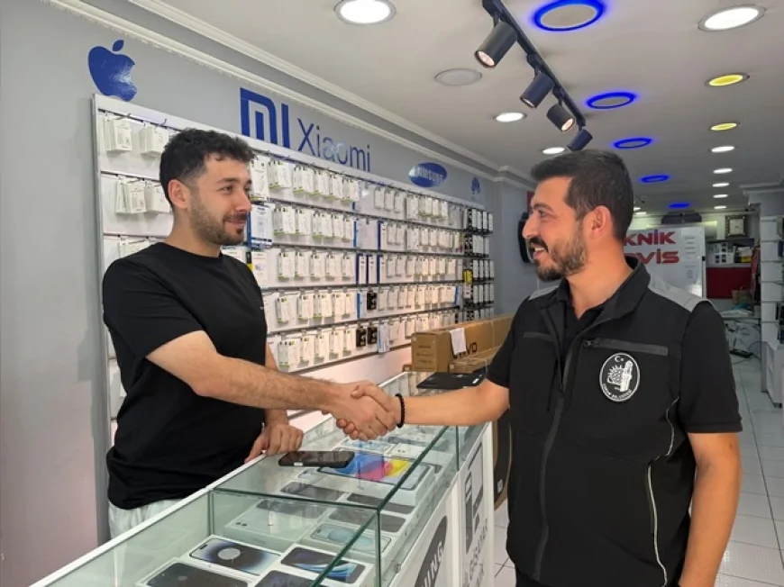 Çorum Belediyesi Çözüm Merkezi sahaya indi, esnaf ve vatandaşların talep ve önerilerini yerinde dinliyor