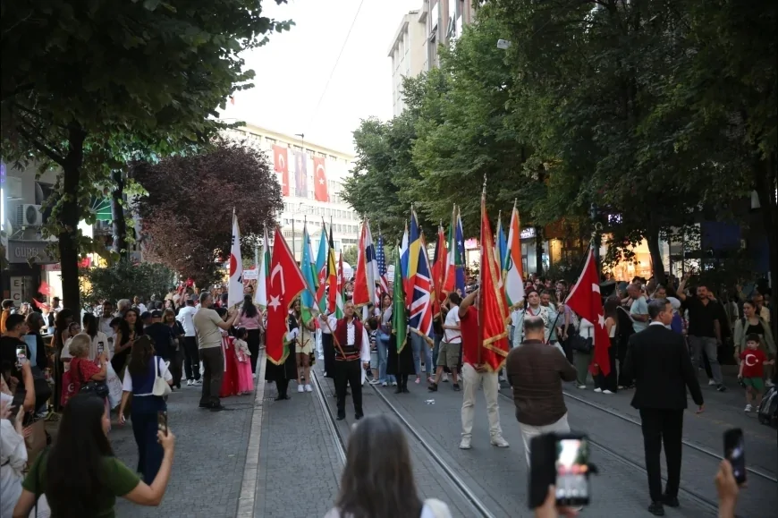 Eskişehir Büyükşehir Belediyesi “Uluslararası Genç Eskişehir Elçileri” programıyla kardeş şehirlerden gençleri buluşturdu