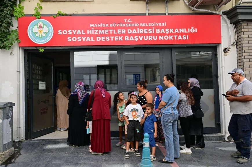 Manisa Büyükşehir Belediyesi 10 Bin Öğrenciye 30 Milyon TL’lik Kırtasiye Desteği Sağladı