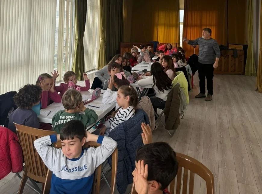 Ayvalık Belediyesi Cihan Şişman Gençlik Merkezi’nde çocuklara altı farklı alanda kurs desteği