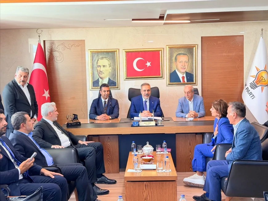 Dışişleri Bakanı Hakan Fidan Diyarbakır’da AK Parti Teşkilatıyla Bir Araya Geldi