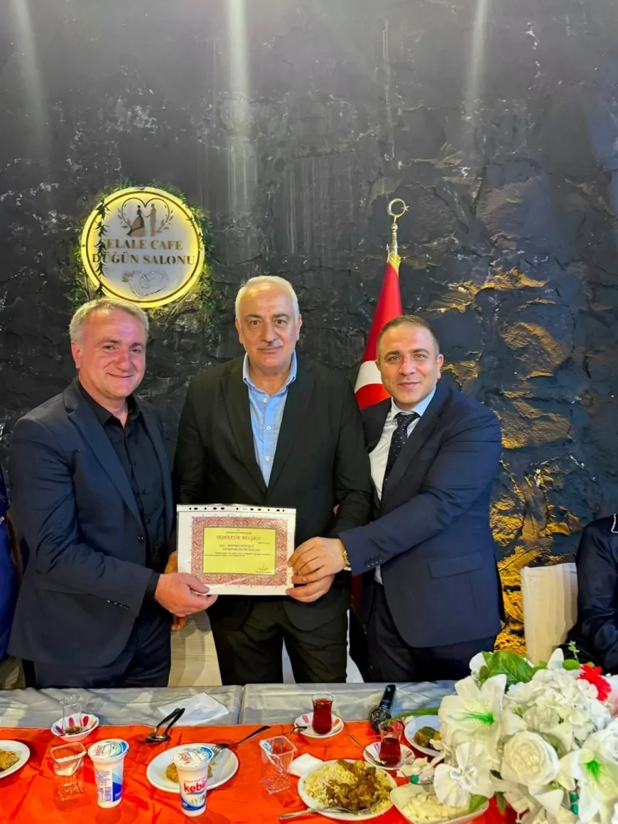 Hayrat Kaymakamı Selçuk Baş İçin Veda Yemeği Düzenlendi, Fahri Hemşehrilik Beratı Takdim Edildi