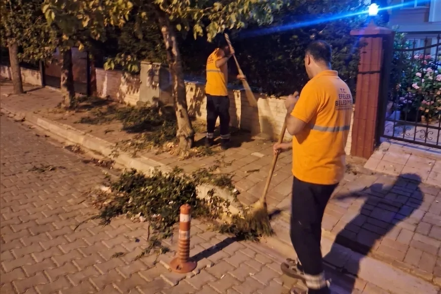 Efeler Belediye Başkanı Anıl Yetişkin’in ekipleri Mimar Sinan Mahallesi’nde gece temizliği yaptı