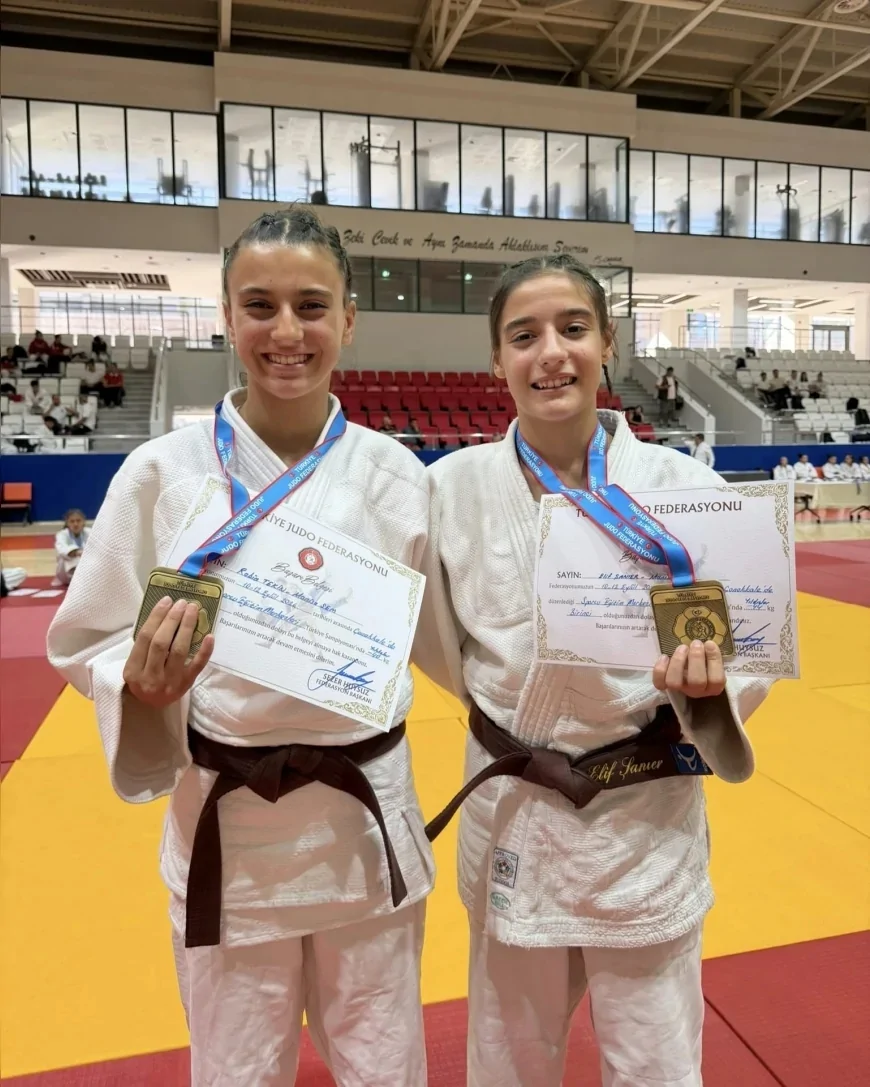 Yunusemre Belediyesporlu Rabia Tekin ve Elif Şanıer’den çifte Türkiye şampiyonluğu