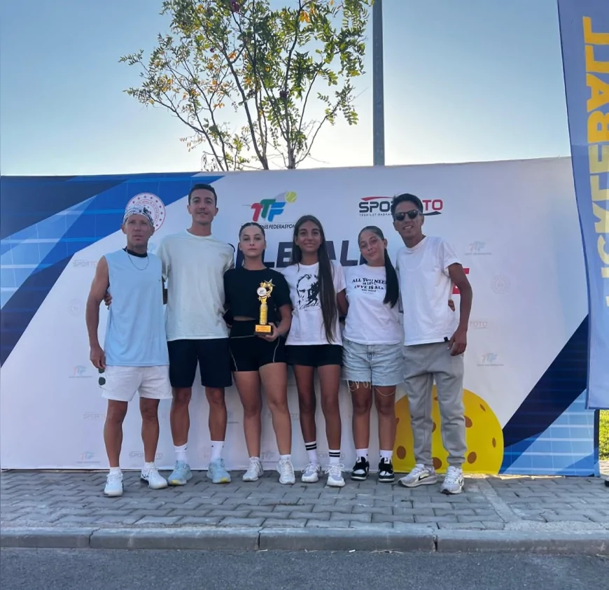 Seferihisar Belediyesi Ürkmez Kültür, Sanat ve Spor Merkezi sporcusu Satı Gül Özel, Pickleball Milli Takımı’na seçildi