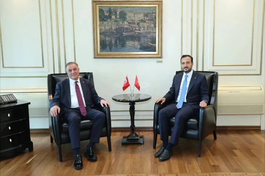 AK Parti İstanbul İl Başkanı Abdullah Özdemir’den İBB Başkanvekili Nuri Aslan’a taziye ziyareti