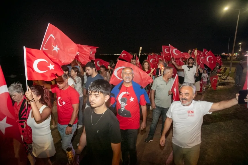 Güzelbahçe’de 30 Ağustos coşkusu: Zafer Korteji’nde yüzlerce kişi Türk bayraklarıyla yürüdü