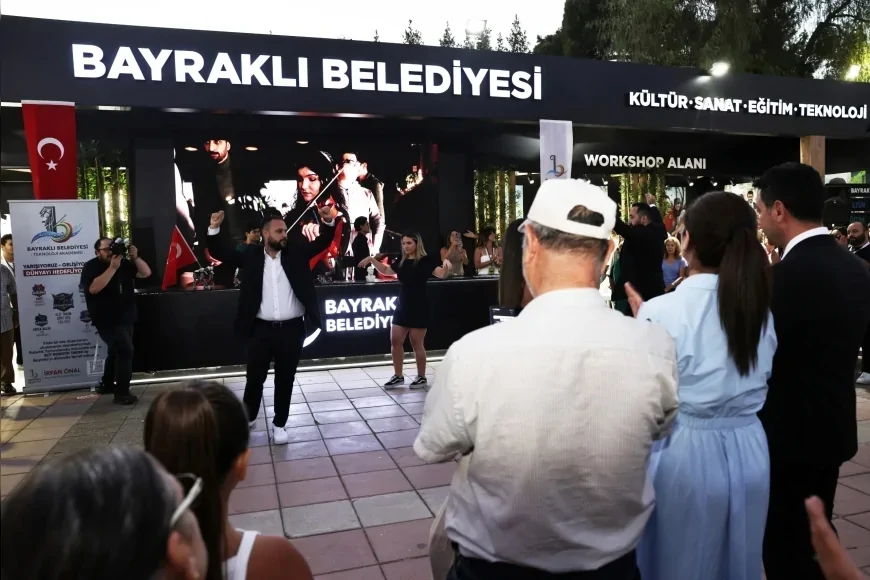 Bayraklı Belediye Başkanı İrfan Önal: “Bayraklı’nın enerjisini, kültürünü ve üretkenliğini fuara taşıdık”