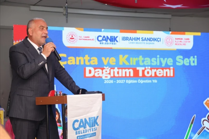 Canik Belediye Başkanı İbrahim Sandıkçı: “Birinci sınıfa başlayan tüm öğrencilerimize çanta ve kırtasiye seti hediye ettik”