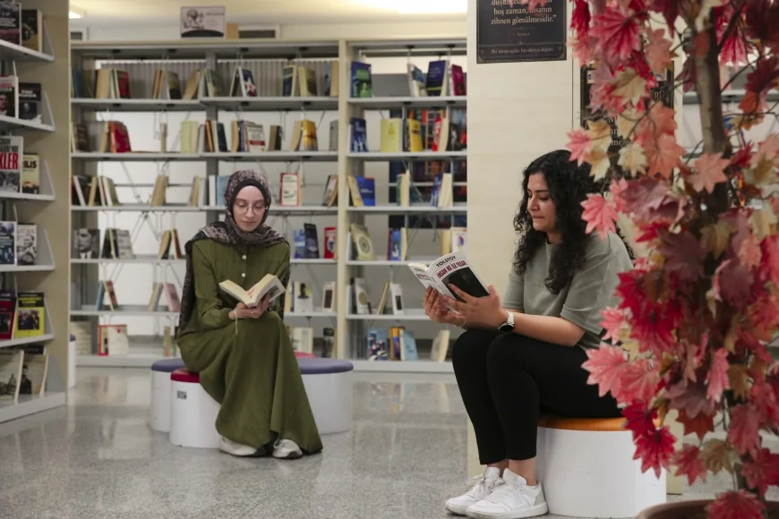Ankara Büyükşehir Belediyesinin 100. Yıl Gençlik Kütüphanesi yeni eğitim öğretim dönemine hazır