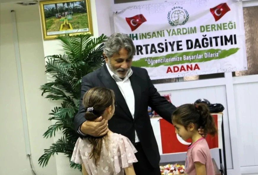Adana İHH Başkanı Mahmut Eraslan: “1.200 ihtiyaç sahibi öğrencimize kırtasiye desteği sağladık”