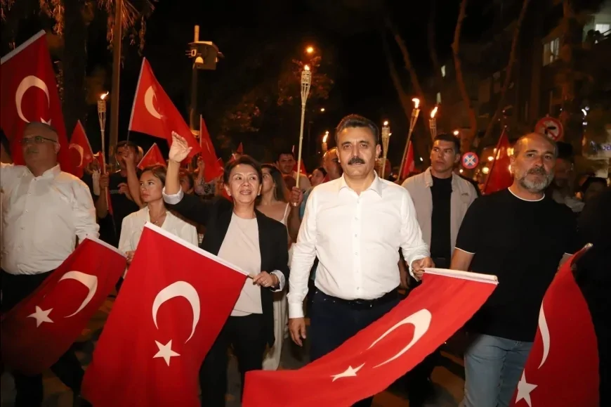 Dikili Belediye Başkanı Adil Kırgöz: “14 Eylül bağımsızlığımızın ve Cumhuriyet sevdamızın simgesidir”