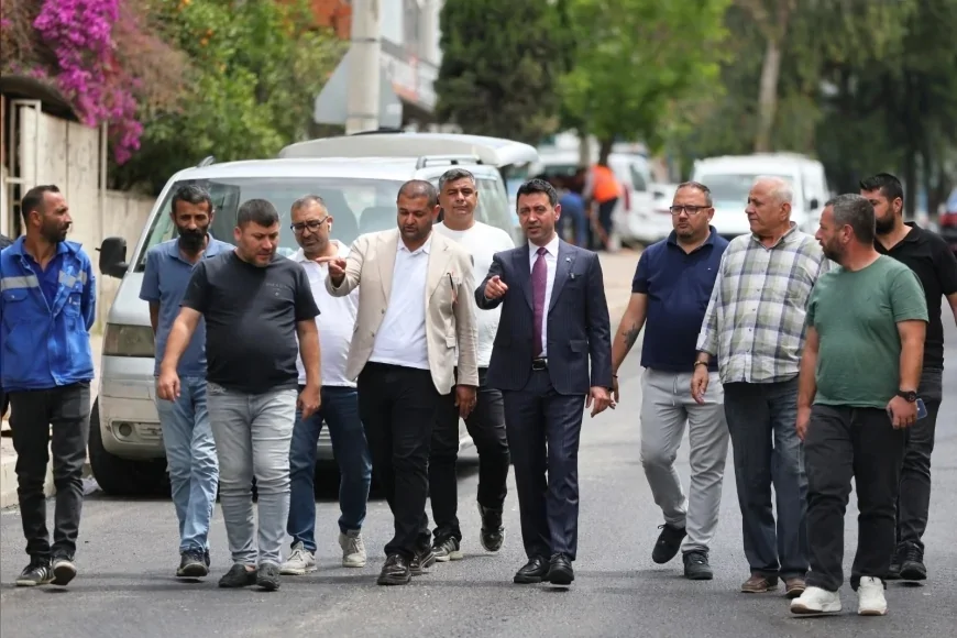Bayraklı Belediye Başkanı İrfan Önal: “Mazeret üretmeden Bayraklı’nın bozuk yollarını yenilemeye devam edeceğiz”