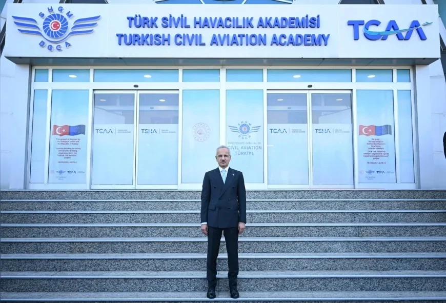 Ulaştırma ve Altyapı Bakanı Abdulkadir Uraloğlu: “2030 hedefimiz sürdürülebilir havacılık yakıtı ile karbondioksit emisyonunu yüzde 5 azaltmak”