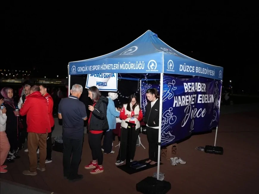 Düzce Merkez Park’ta “Beraber Hareket Edelim” etkinliğine vatandaşlardan yoğun ilgi