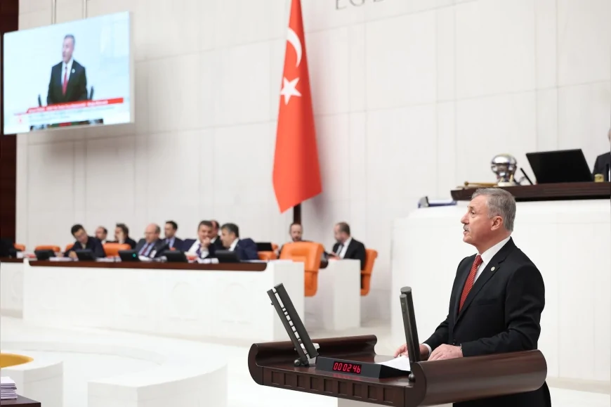 Yeni Yol Grup Başkanvekili Doç. Dr. Selçuk Özdağ: “Paşamız bakan olduğunu unutmuş olacak ki evlere şenlik bir cevap vermiş”