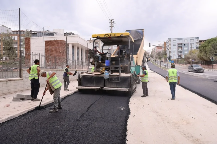 Mustafakemalpaşa’da altyapısı yenilenen mahallelerde yol ve üstyapı çalışmaları sona yaklaştı