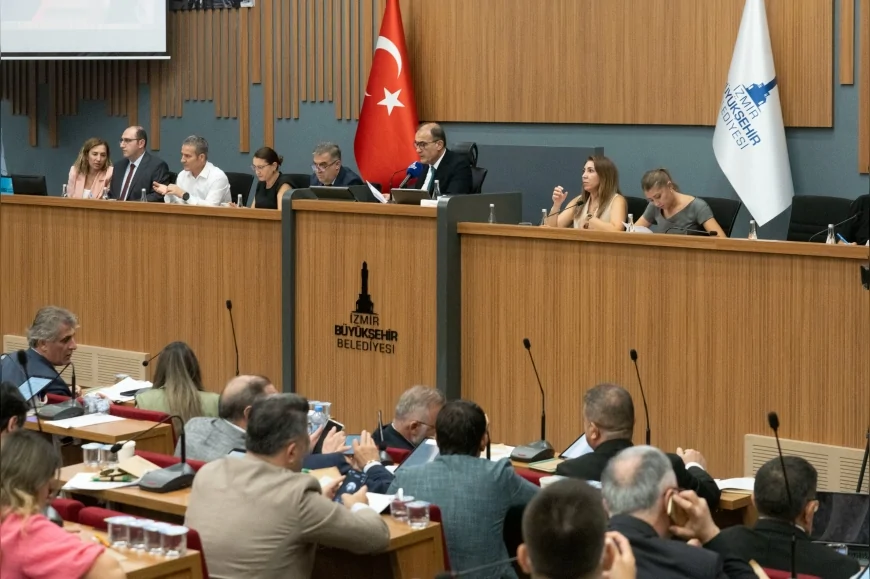 İzmir Otogarı’nda yeni dönem başlıyor: İZULAŞ’ın uygulayacağı ücret tarifesi oy birliğiyle kabul edildi