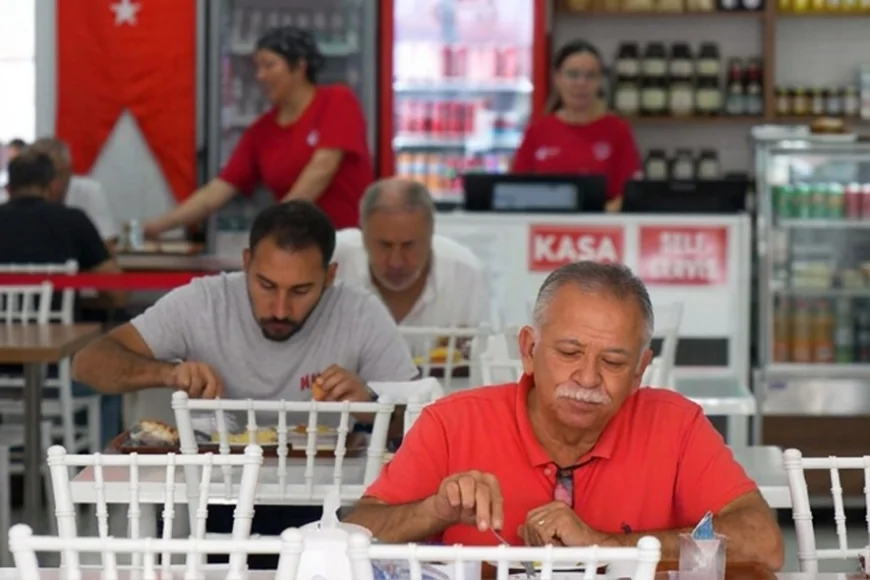 Efeler Belediyesi Kent Lokantası hafta içi 4 çeşit yemeği 150 TL’ye sunuyor