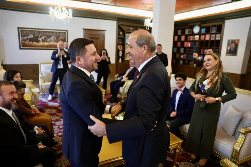 KKTC 5. Cumhurbaşkanı Ersin Tatar Nevşehir Belediye Başkanı Rasim Arı’yı ziyaret etti