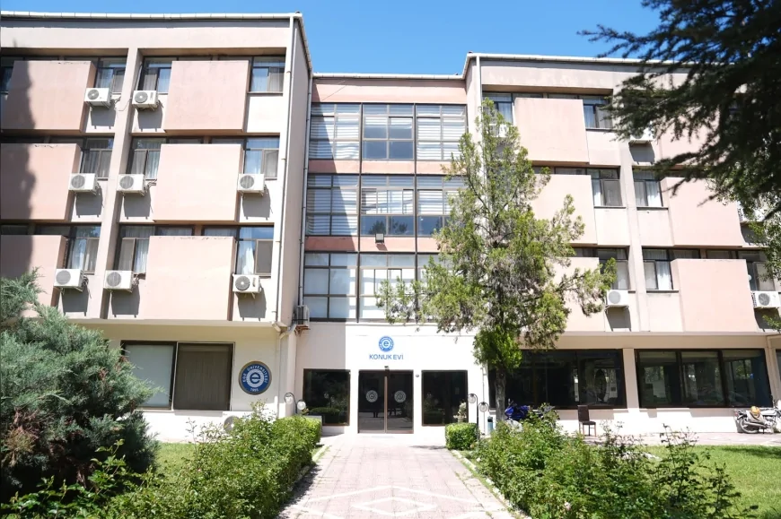 Ege Üniversitesi Konukevi Restoranı yenilenen menüsüyle yeni döneme hazırlanıyor