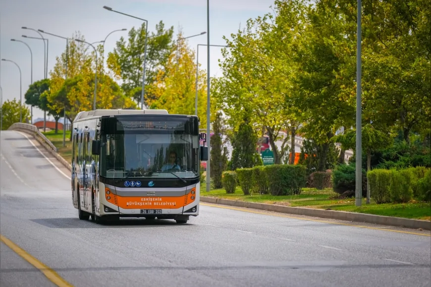 Eskişehir Büyükşehir Belediyesi, Aktif Yaşam Parkı’na ulaşım için Tıp Ekspres hattında düzenlemeye gitti