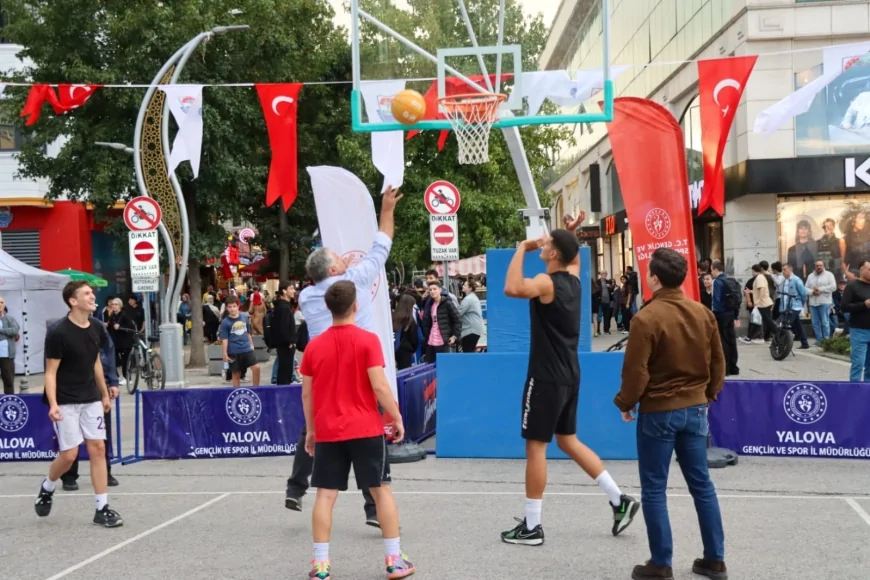 Yalova’da Avrupa Hareketlilik Haftası etkinlikleri Cumhuriyet Caddesi’nde spor, sanat ve eğlenceyle sürdü