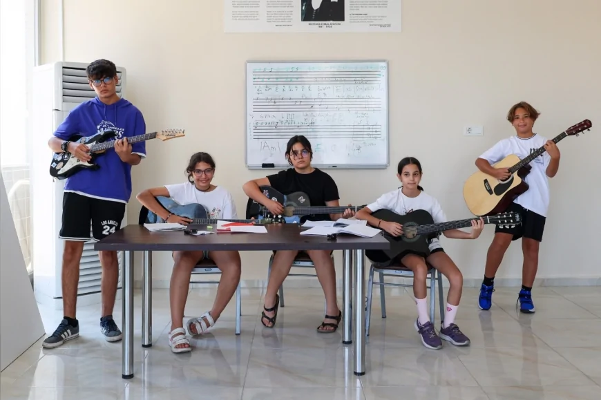 Efeler Belediyesi Müzik Akademisi yedi farklı branşta eğitim için başvuruları 21 Eylül'de başlatıyor