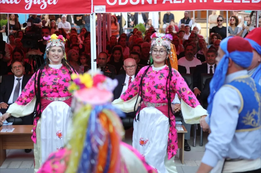 Odunpazarı Belediyesi Halk Dansları Topluluğu açılış gösterisi
