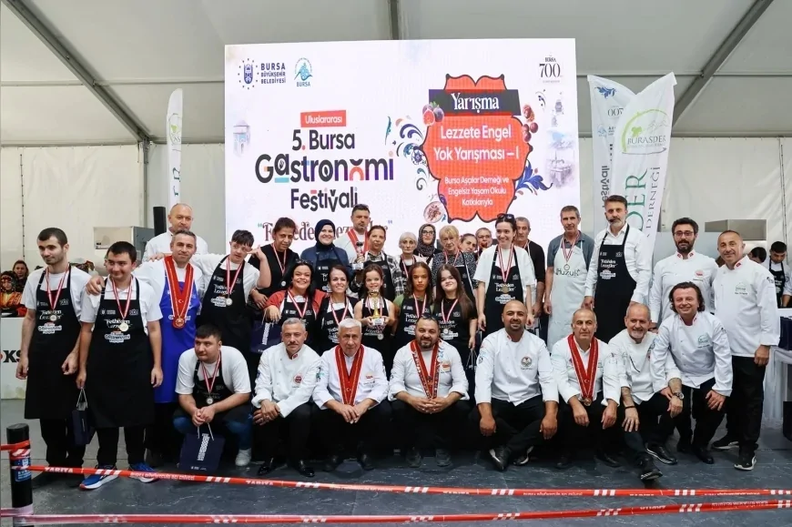 Bursa Büyükşehir’in Gastronomi Festivali’nde özel gereksinimli bireyler “Lezzete Engel Yok” dedi