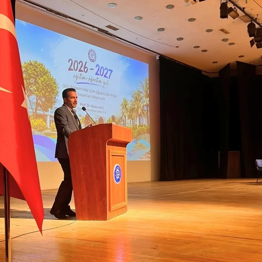 Ege Üniversitesinde 90 öğrenci topluluğu yeni dönem projeleri ve stratejileri için bir araya geldi