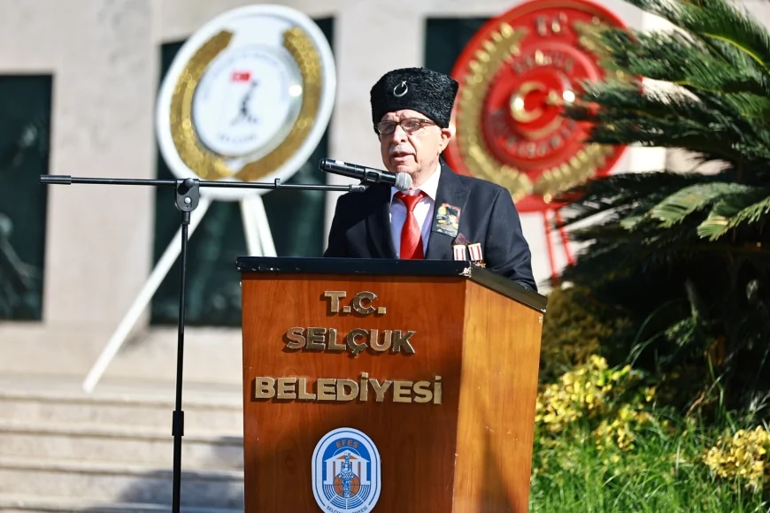Efes Selçuk’ta 19 Eylül Gaziler Günü törenle kutlandı, Atatürk Anıtı’na çelenk sunuldu
