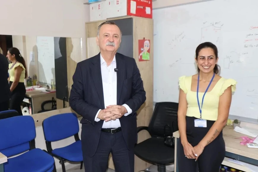 Yunusemre Belediye Başkanı Semih Balaban Kadın Dayanışma ve Eğitim Merkezlerini ziyaret etti