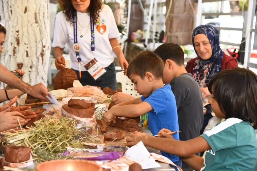 Menemen Çömlek Festivali’nde deniz canlıları için üretilen çömlekler denize bırakılacak