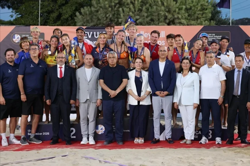 Foça’daki U18 Avrupa Plaj Voleybolu Şampiyonası’nda Hollanda ve Avusturya zirveye çıktı