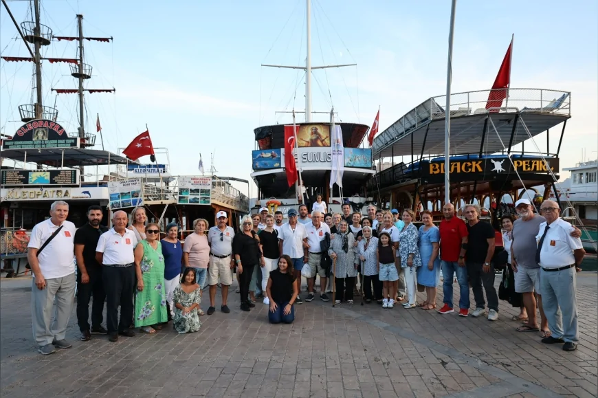 Marmaris Belediyesi, 19 Eylül Gaziler Günü’nde Gaziler ve Ailelerini Mehtap Turunda Buluşturdu!