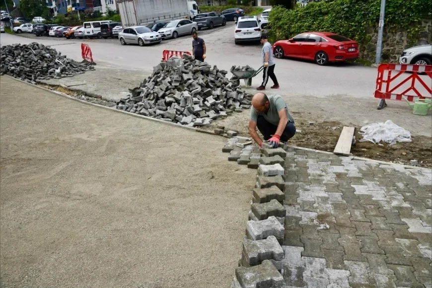 Giresun Belediyesi ekipleri kent genelinde altyapıdan çevre düzenlemesine dört koldan çalışıyor