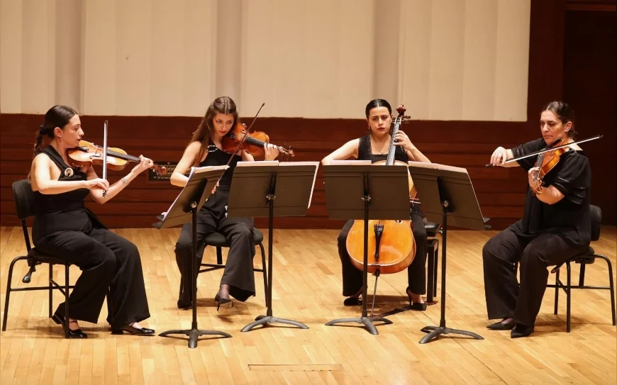 İzmir Oda Orkestrası 2026/2027 sezonunu Zeytin Sahne’de opera aryalarıyla açıyor