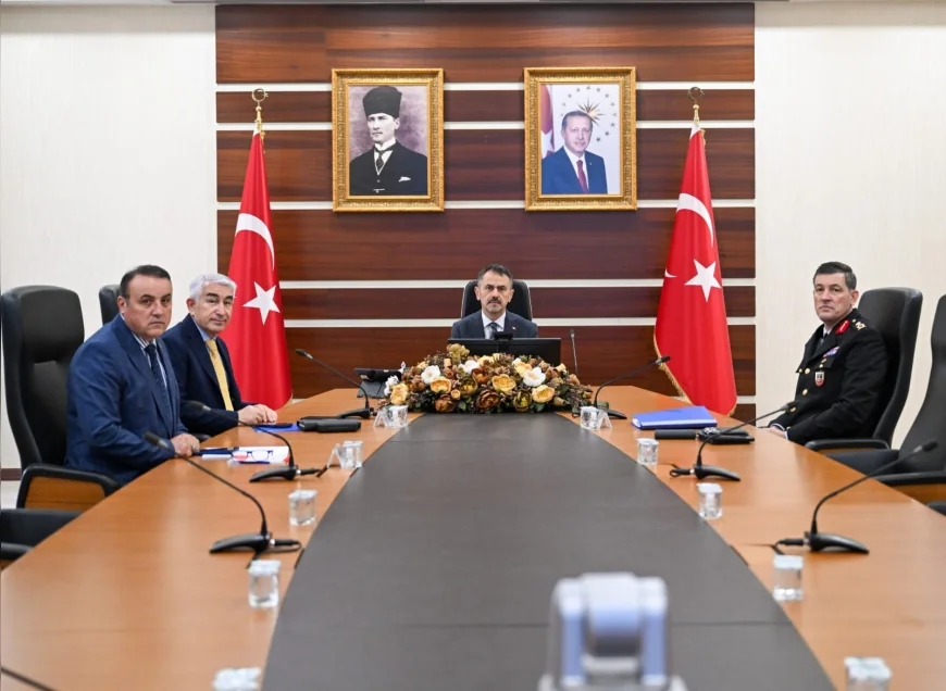 Vali İlhami Aktaş, 81 ilin katıldığı okul güvenliği VKS toplantısına katıldı