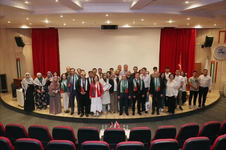 Dokuz Eylül Üniversitesinde Gazze için bilim ve akademik dayanışma buluşması düzenlendi